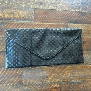 black clutch